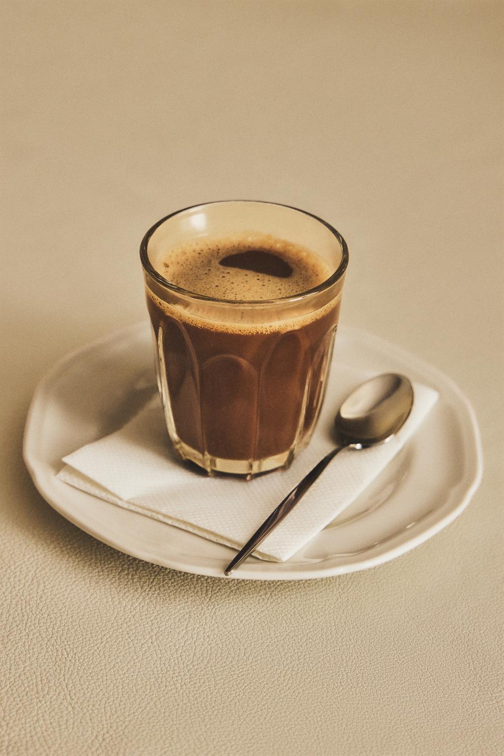 Кружка для кофе с рельефным дизайном