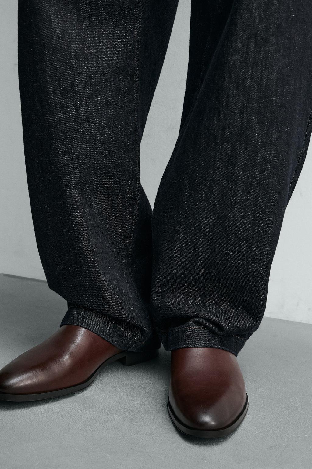 БОТИНКИ ЧЕЛСИ С ОСТРЫМ НОСОМ