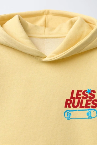 Худи с капюшоном и скейт-принтом- Заказать в России