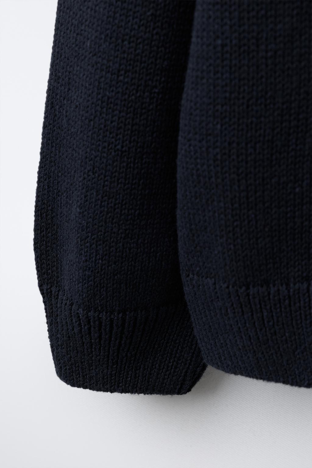 ВЯЗАНЫЙ СВИТЕР С ЗВЕЗДАМИ И ЗАКЛЕПКАМИ