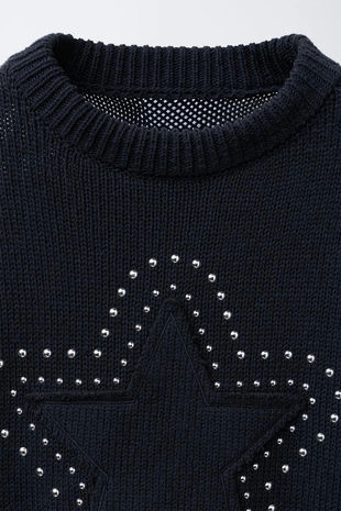 Вязаный свитер с звездами и заклепками- Заказать в России