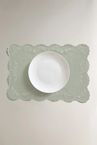 Плетеная подставка с вышивкой кроше- Заказать в России