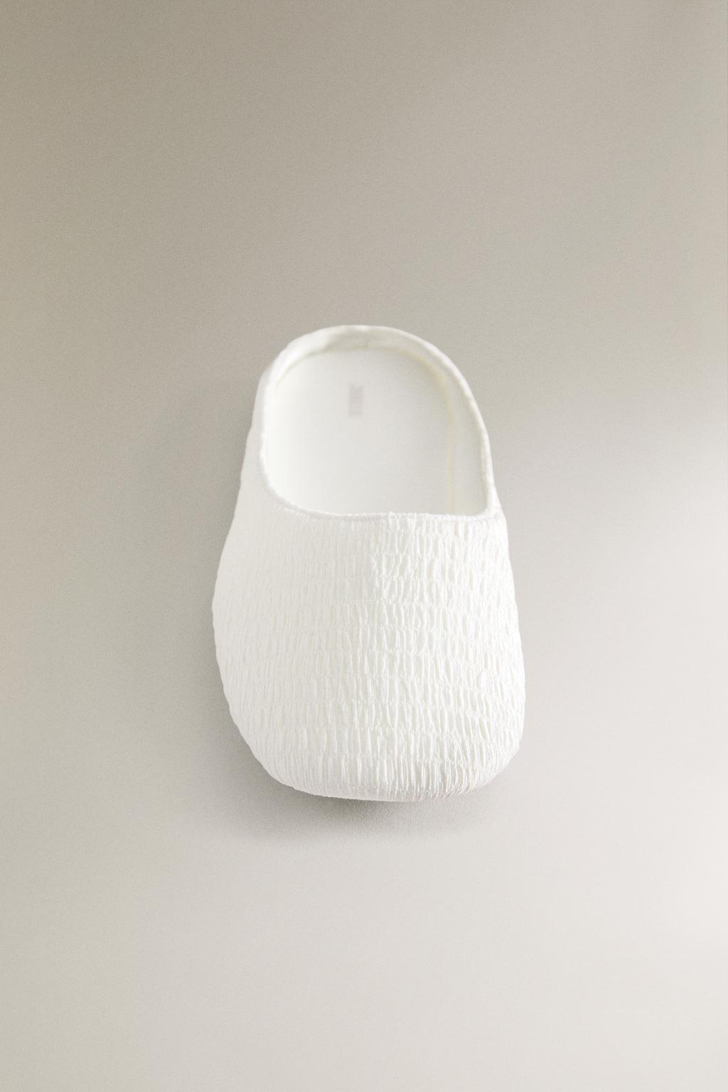 Туфли-мюли с защипами и кожаной подошвой