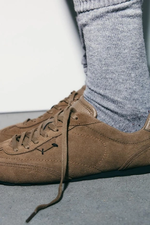 Кожаные кроссовки- Заказать в России