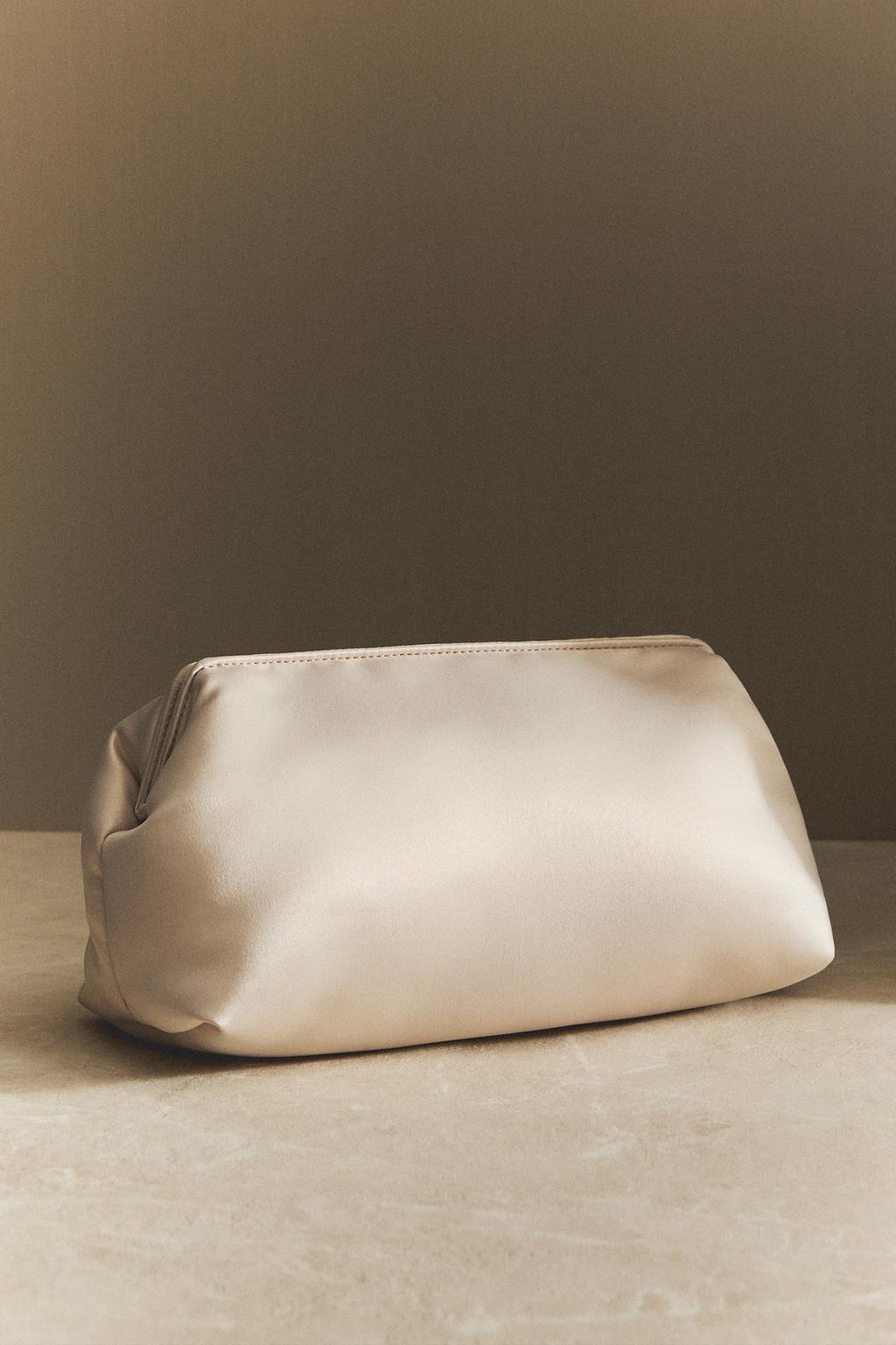 Сумка для косметики из атласа