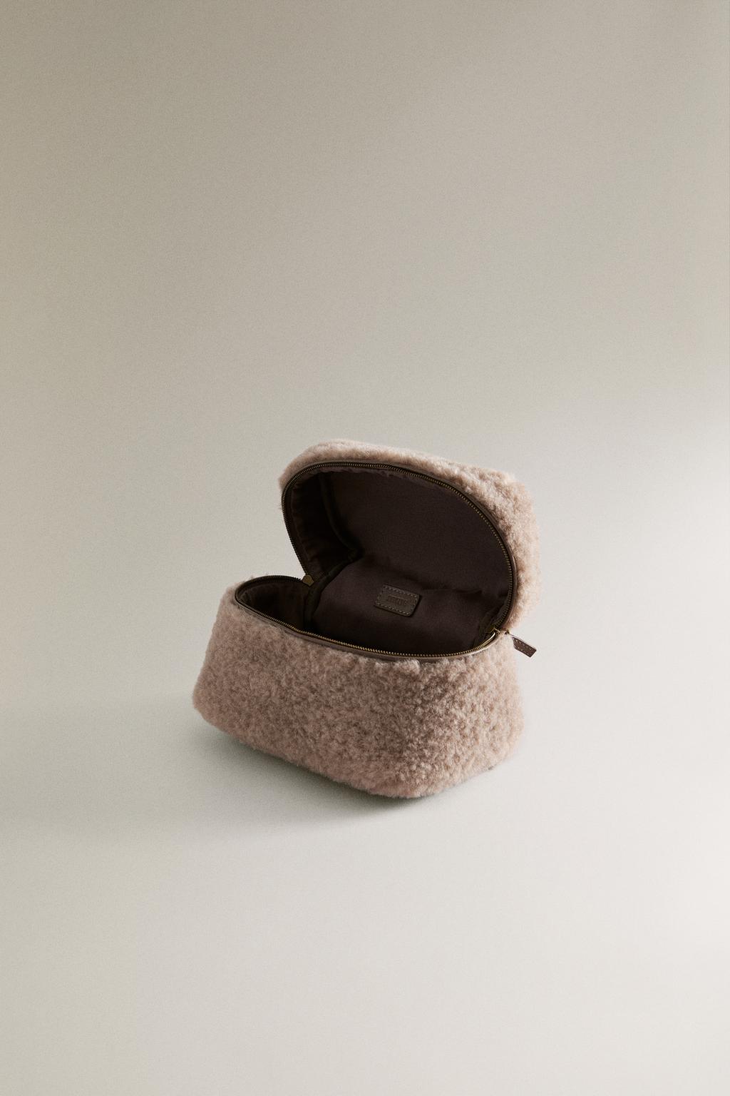 Мягкая косметичка