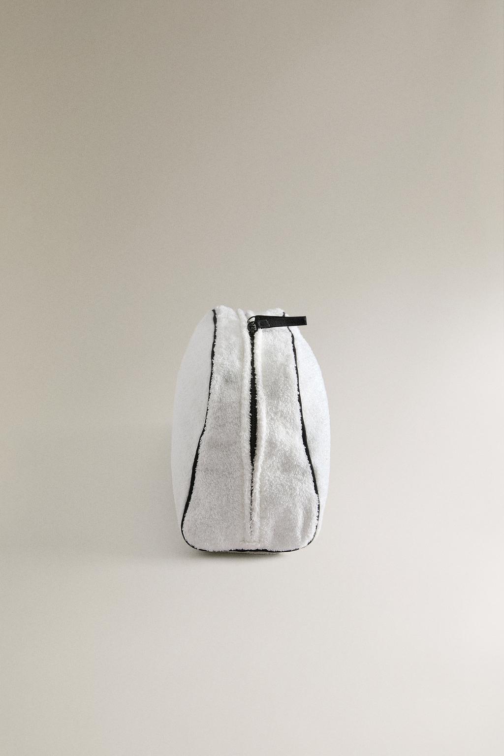 Сумка для косметики из футера с декоративной отделкой