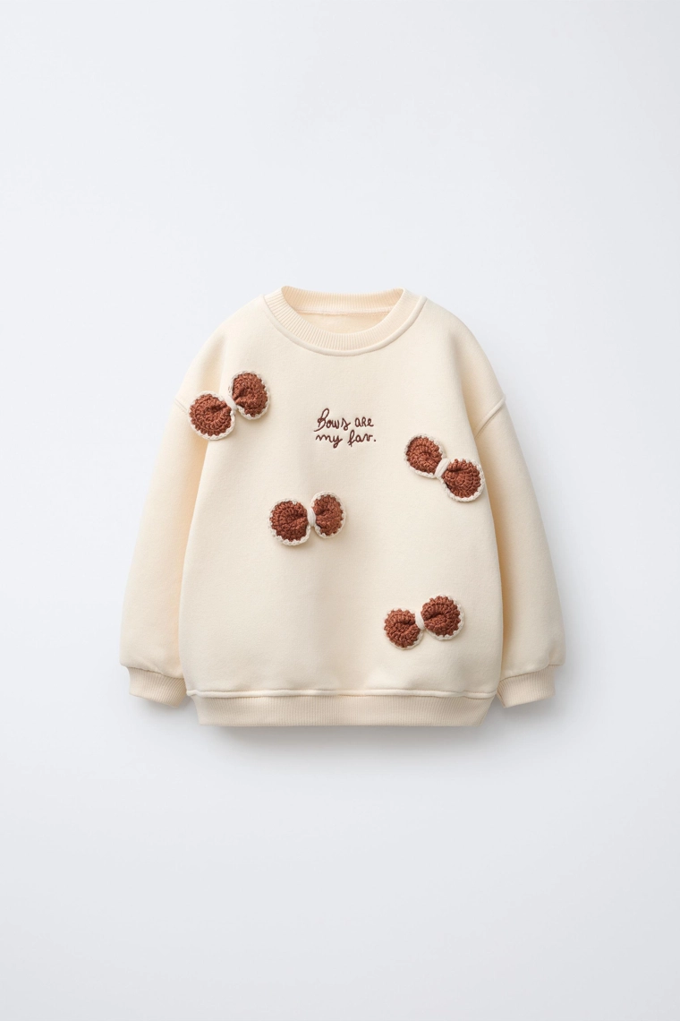 Толстовка с аппликацией кружева