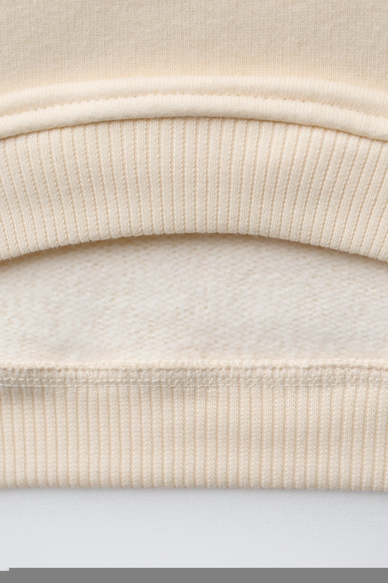 Толстовка с аппликацией кружева