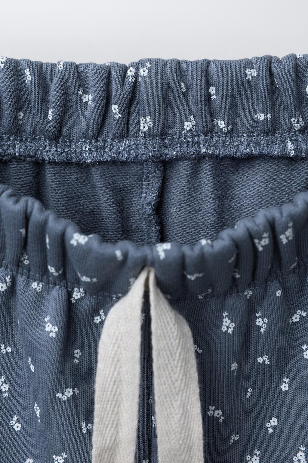 БРЮКИ WIDE LEG ИЗ МЯГКОЙ ТКАНИ С ЦВЕТОЧНЫМ ПРИНТОМ