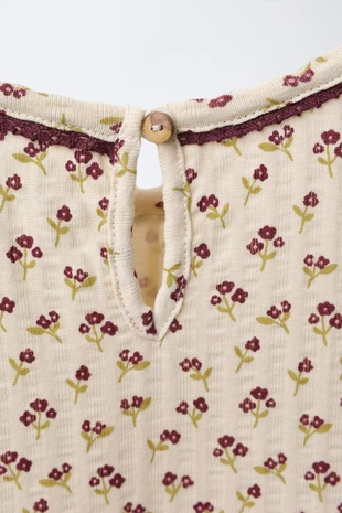 Платье из рельефной ткани с цветочными вставками- Заказать в России