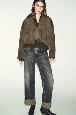 Бомбер оверсайз из искусственной замши с капюшоном- Заказать в России