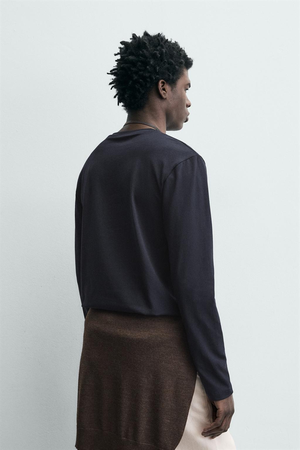 БАЗОВАЯ ФУТБОЛКА SLIM FIT