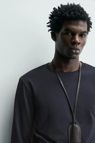 Базовая футболка SLIM FIT- Заказать в России