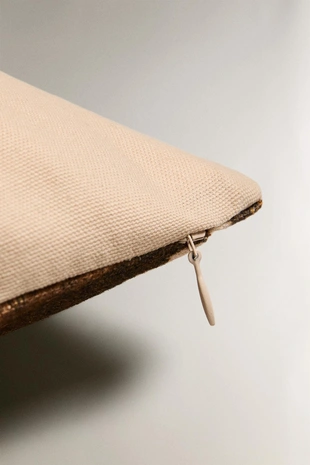 Чехол на подушку с цветочным принтом- Заказать в России