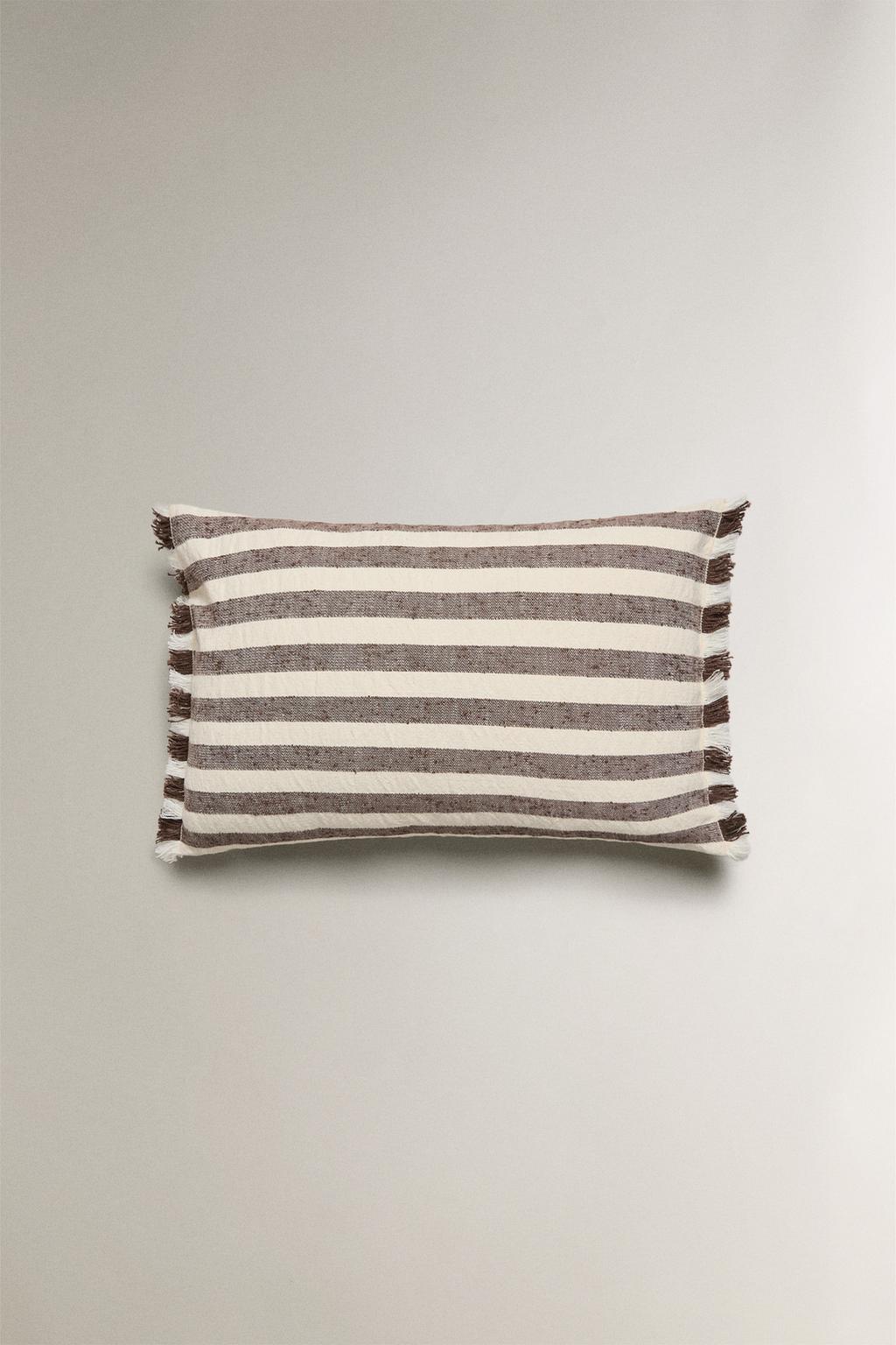 Чехол для подушки в полоску
