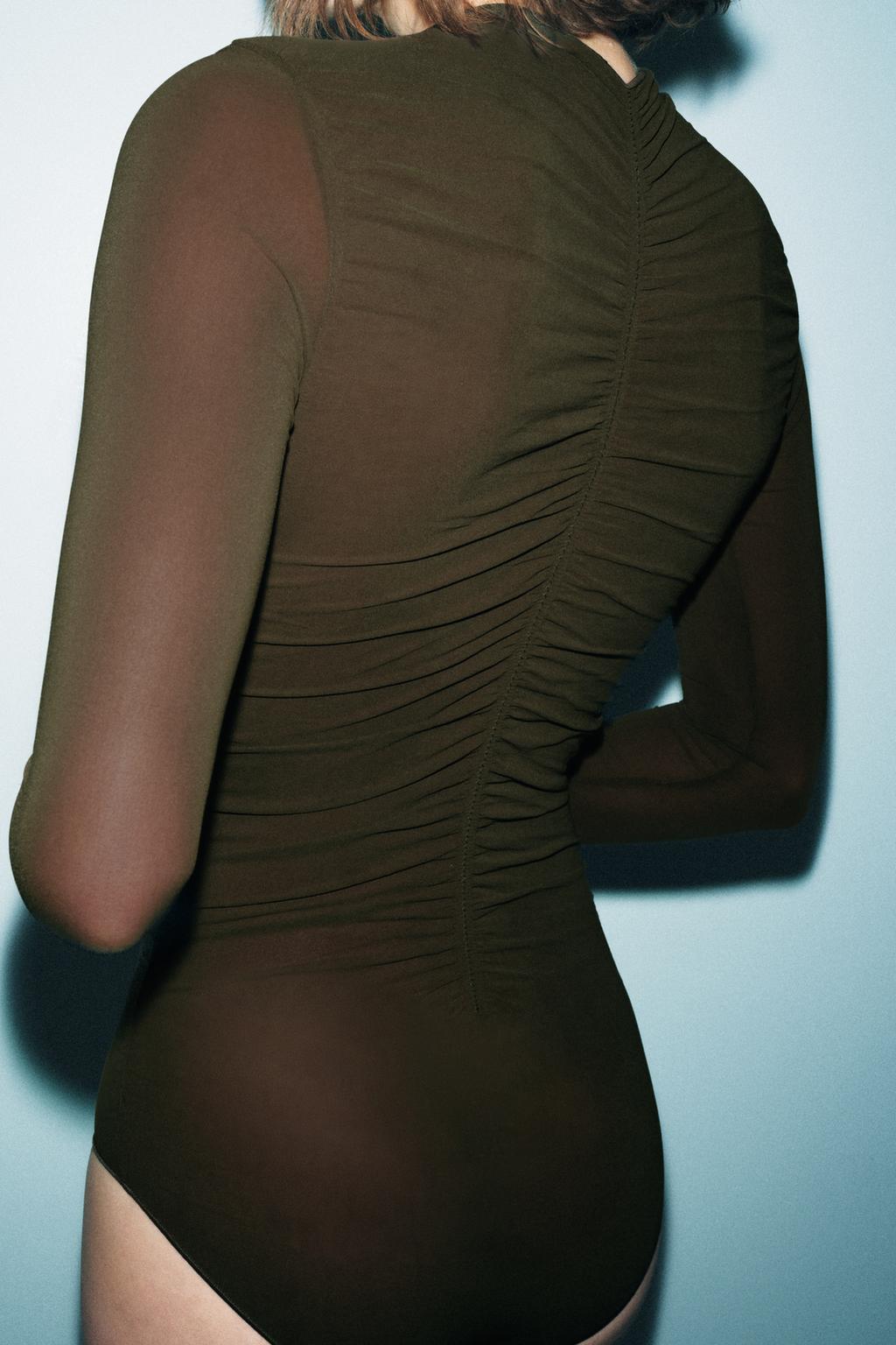 БОДИ ИЗ ПОЛИАМИДА СО СБОРКАМИ