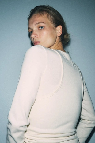 Футболка с двойной вышивкой- Заказать в России