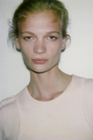 Футболка с двойной вышивкой- Заказать в России