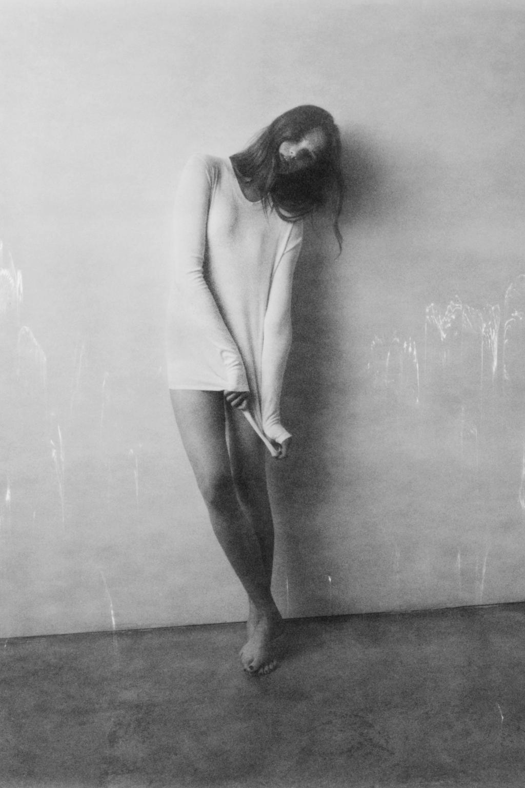 ФУТБОЛКА С ДЛИННЫМИ РУКАВАМИ И ВЫШИВКОЙ