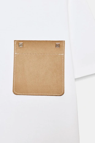 Футболка с контрастным карманом