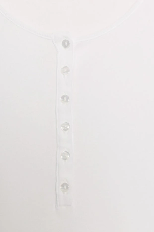 Футболка с воротником на пуговицах- Заказать в России