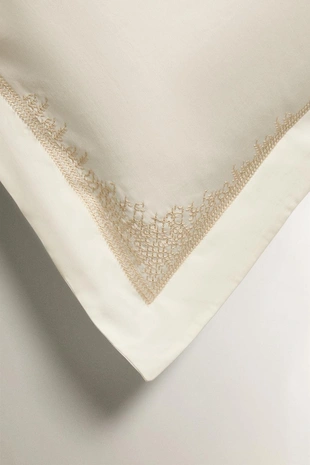 Наволочка из сатина с вышивкой- Заказать в России