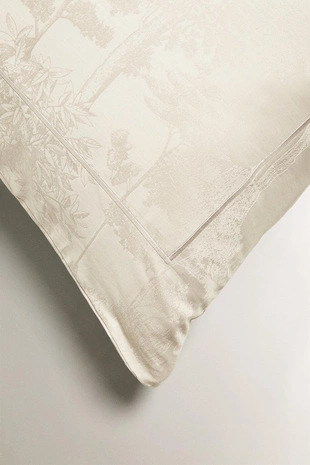Наволочка из сатина с жаккардовым узором