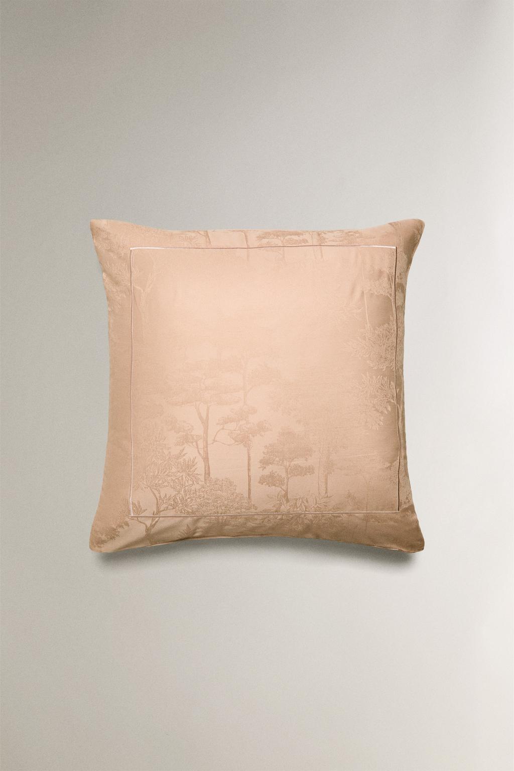 Наволочка из сатина с жаккардовым узором