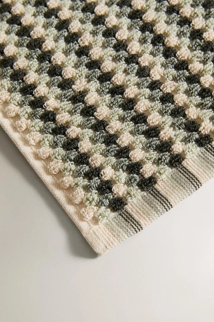 Хлопковое банное полотенце с геометрическим жаккардовым узором- Заказать в России