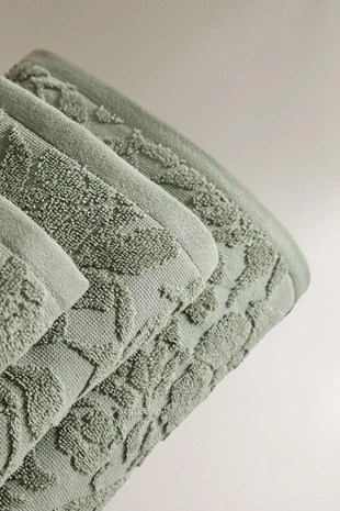 Полотенце для ванны с цветочным жаккардом- Заказать в России