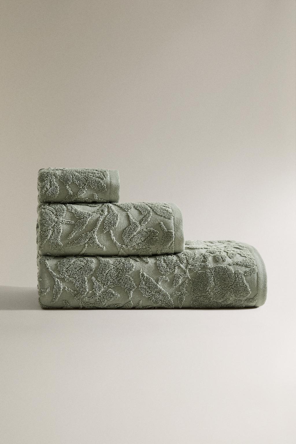 Полотенце для ванны с цветочным жаккардом