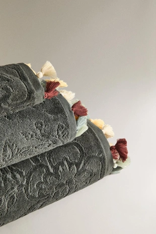 Хлопковое велюровое полотенце с жаккардовым узором и кисточками- Заказать в России