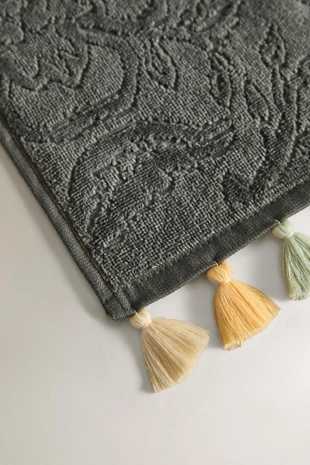 Хлопковое велюровое полотенце с жаккардовым узором и кисточками- Заказать в России