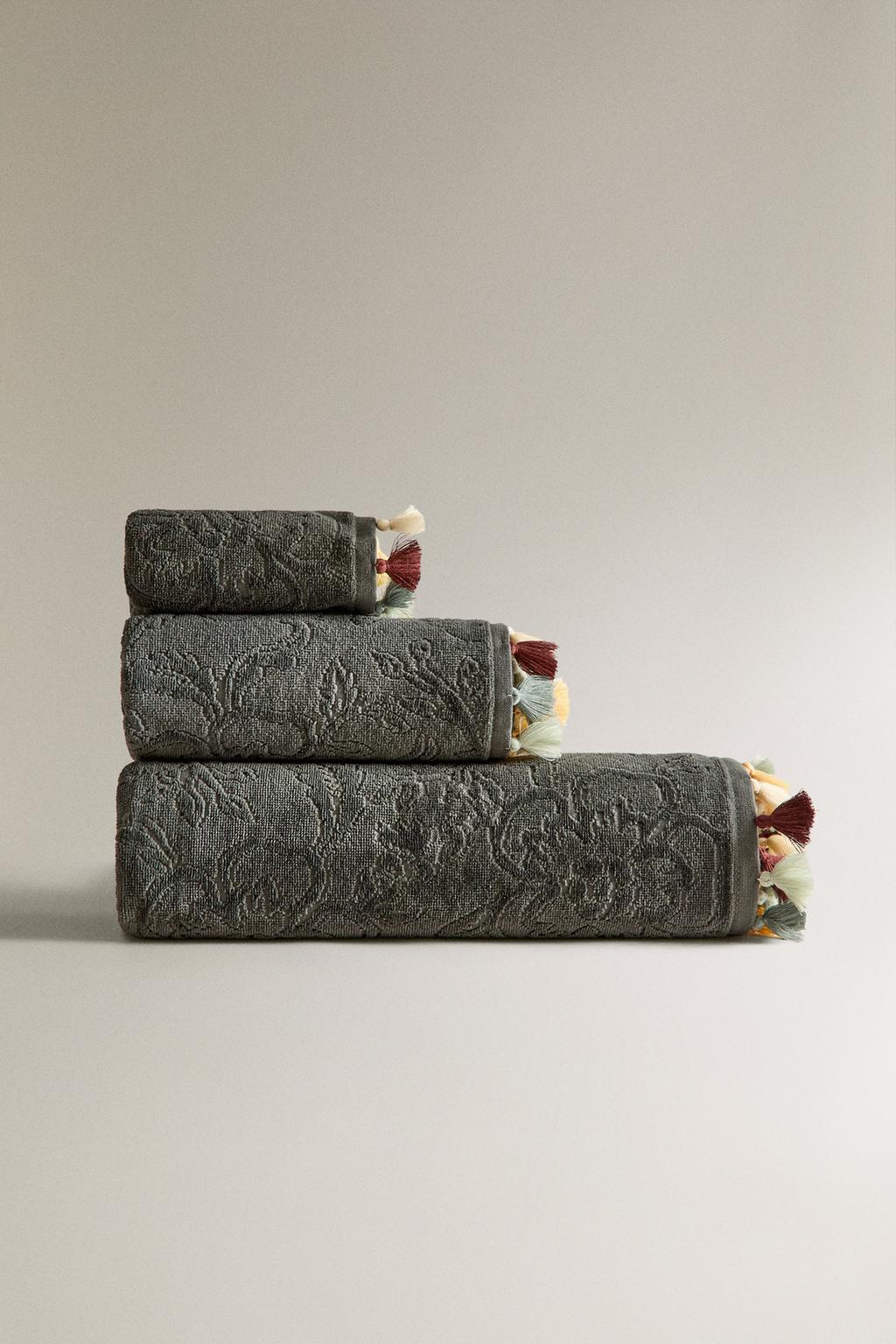 Хлопковое велюровое полотенце с жаккардовым узором и кисточками