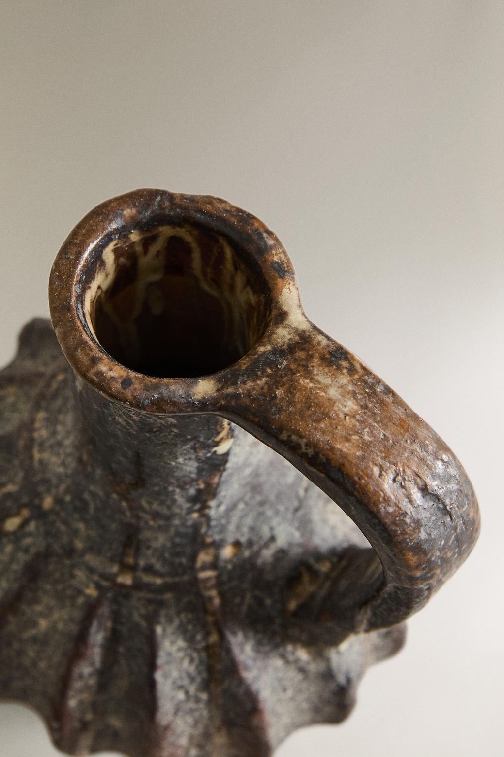 Ваза из терракоты с ручкой