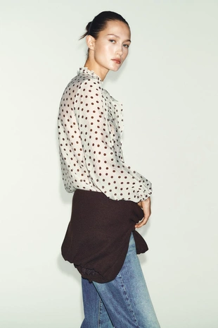 Блуза в горошек с воланами- Заказать в России