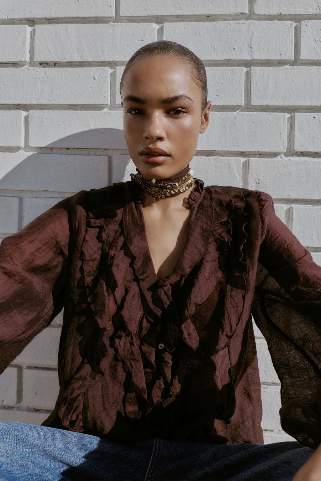 БЛУЗА В ГОРОШЕК С ВОЛАНАМИ