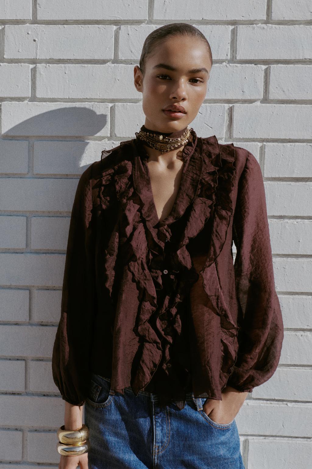 БЛУЗА В ГОРОШЕК С ВОЛАНАМИ