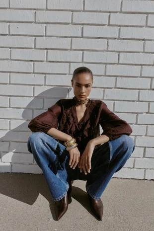 Блуза в горошек с воланами- Заказать в России