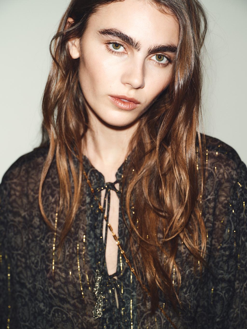 БЛУЗА ИЗ ТКАНИ С ПРИНТОМ И БЛЕСТЯЩЕЙ НИТЬЮ