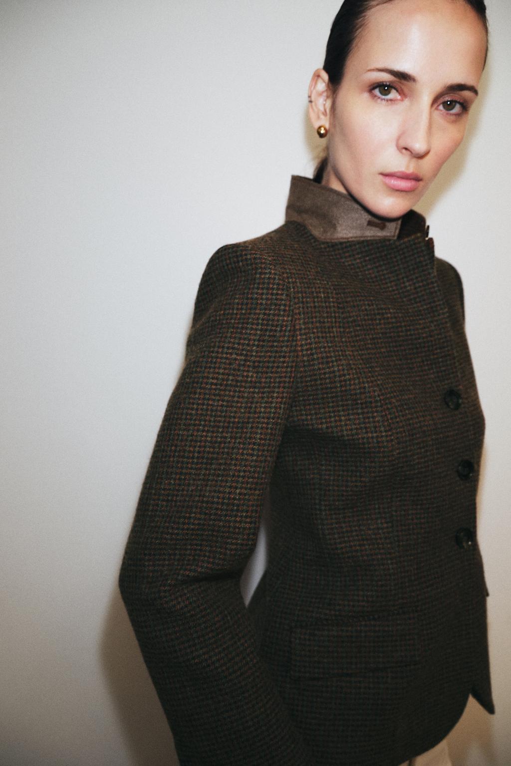 ПРИТАЛЕННЫЙ БЛЕЙЗЕР ИЗ ШЕРСТИ — ZW COLLECTION