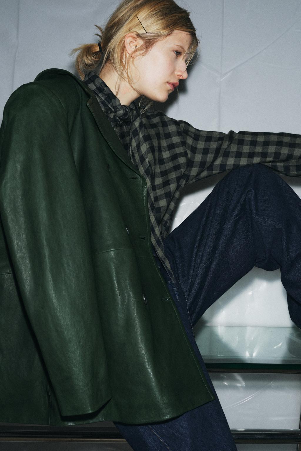 Укороченный кожаный блейзер с двубортной застежкой zw collection limited edition