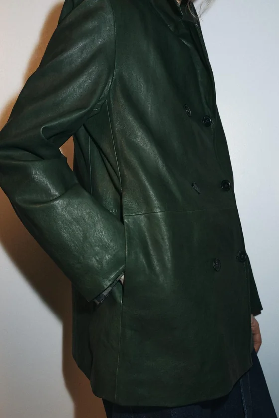 Укороченный кожаный блейзер с двубортной застежкой Zara «ZW» 