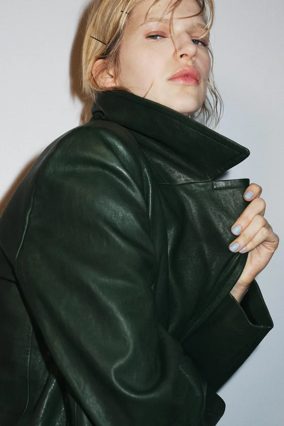 Укороченный кожаный блейзер с двубортной застежкой Zara «ZW» 