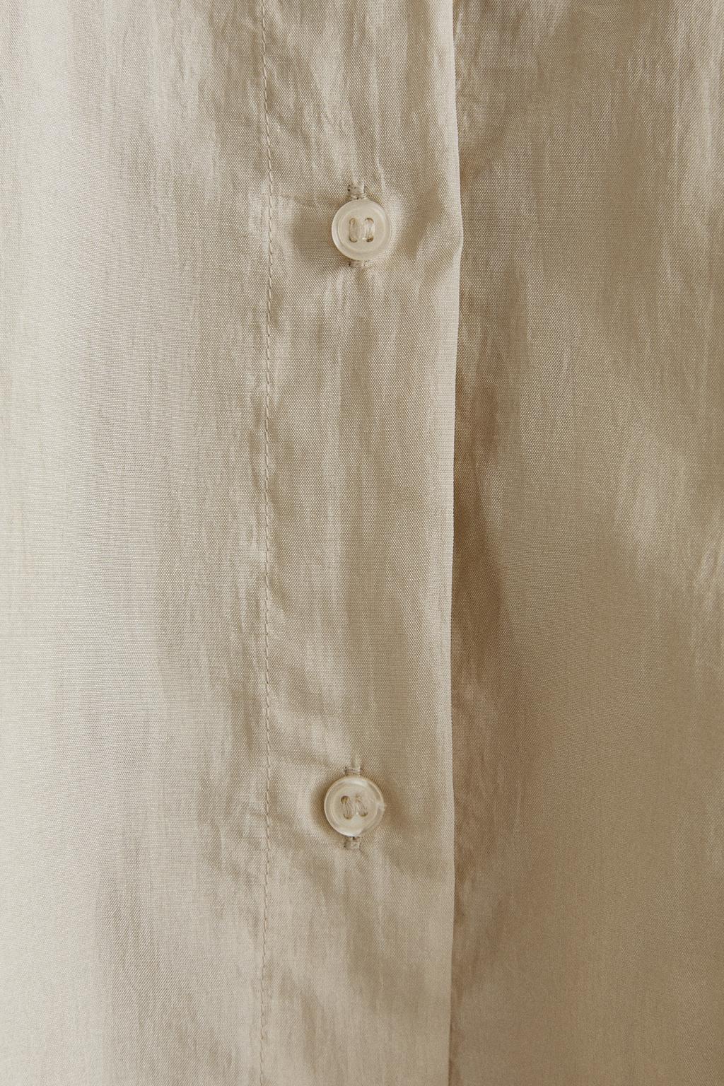 Рубашка с атласным отливом