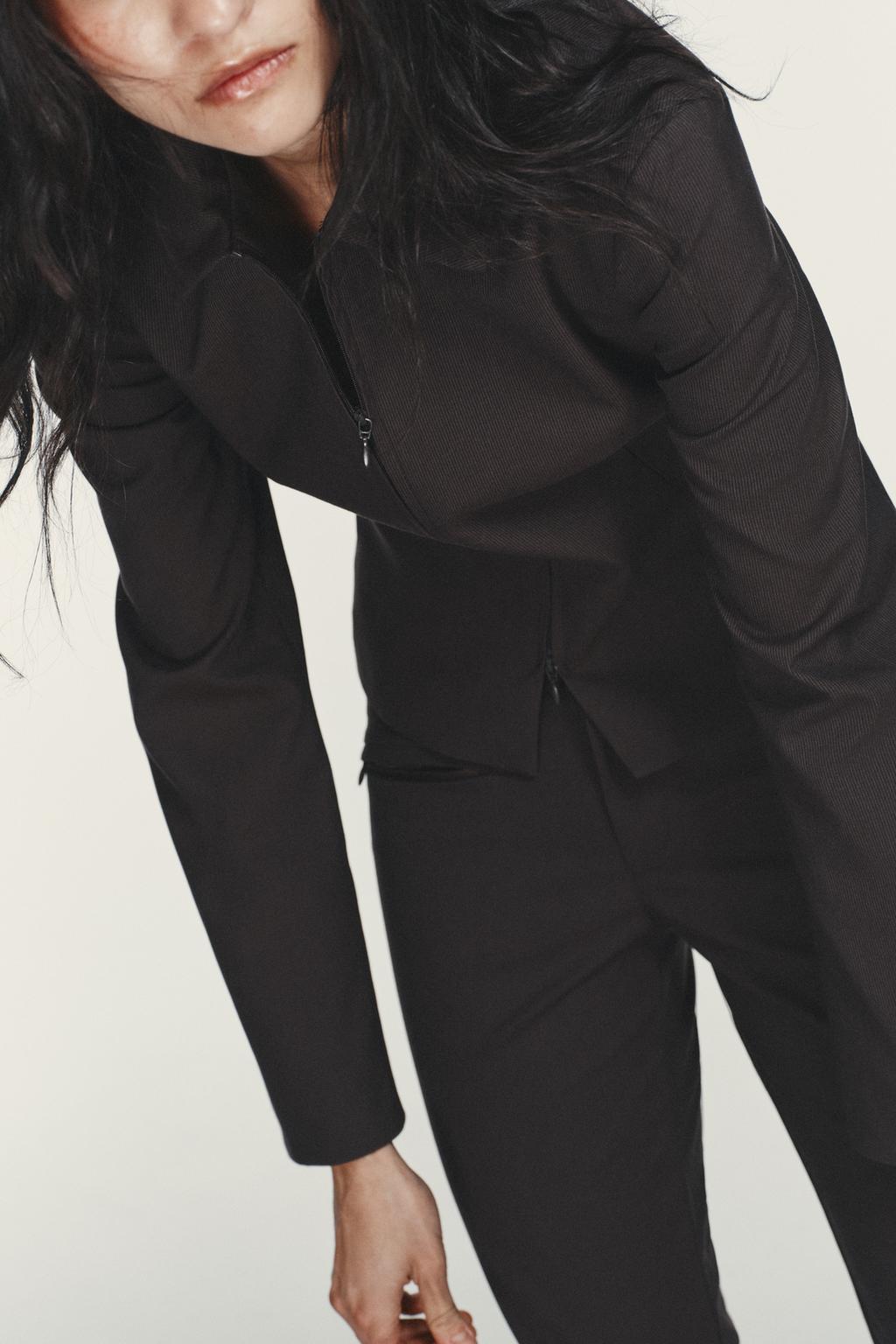 КУРТКА В ПОЛОСКУ С МОЛНИЯМИ