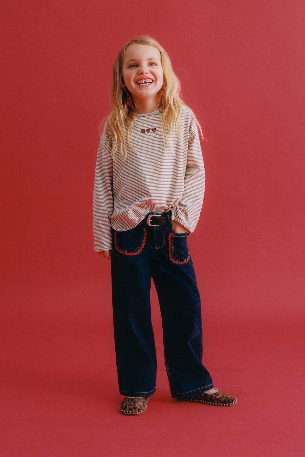 ФУТБОЛКА В ПОЛОСКУ С ВЫШИТЫМИ СЕРДЦАМИ