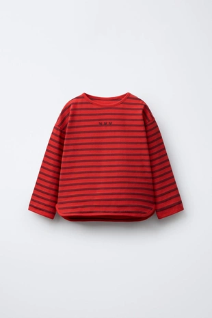 Футболка в полоску с вышитыми сердцами