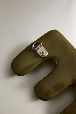 Декоративная стена в виде буквы- Заказать в России